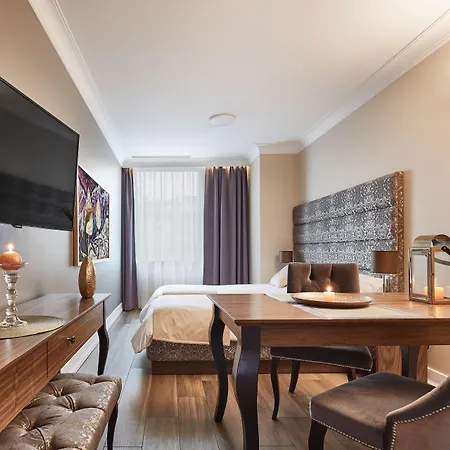 Views Apartmanhotel 4*