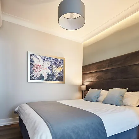 Views Lejlighedshotel 4*