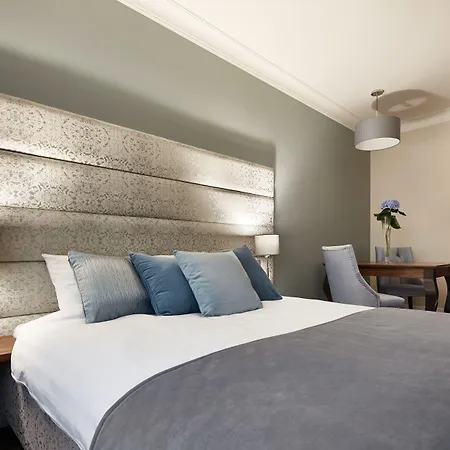 Views Lejlighedshotel 4*